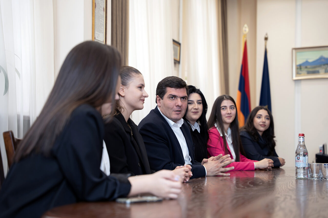 Students awarded Byblos Bank Armenia scholarships meet with the Bank’s CEO