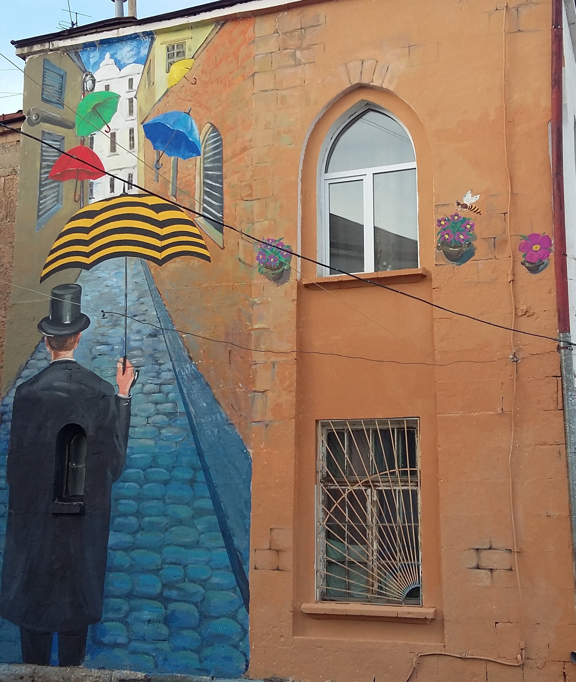 Beeline. Գյումրու շենքերի պատերը նոր շունչ են ստացել