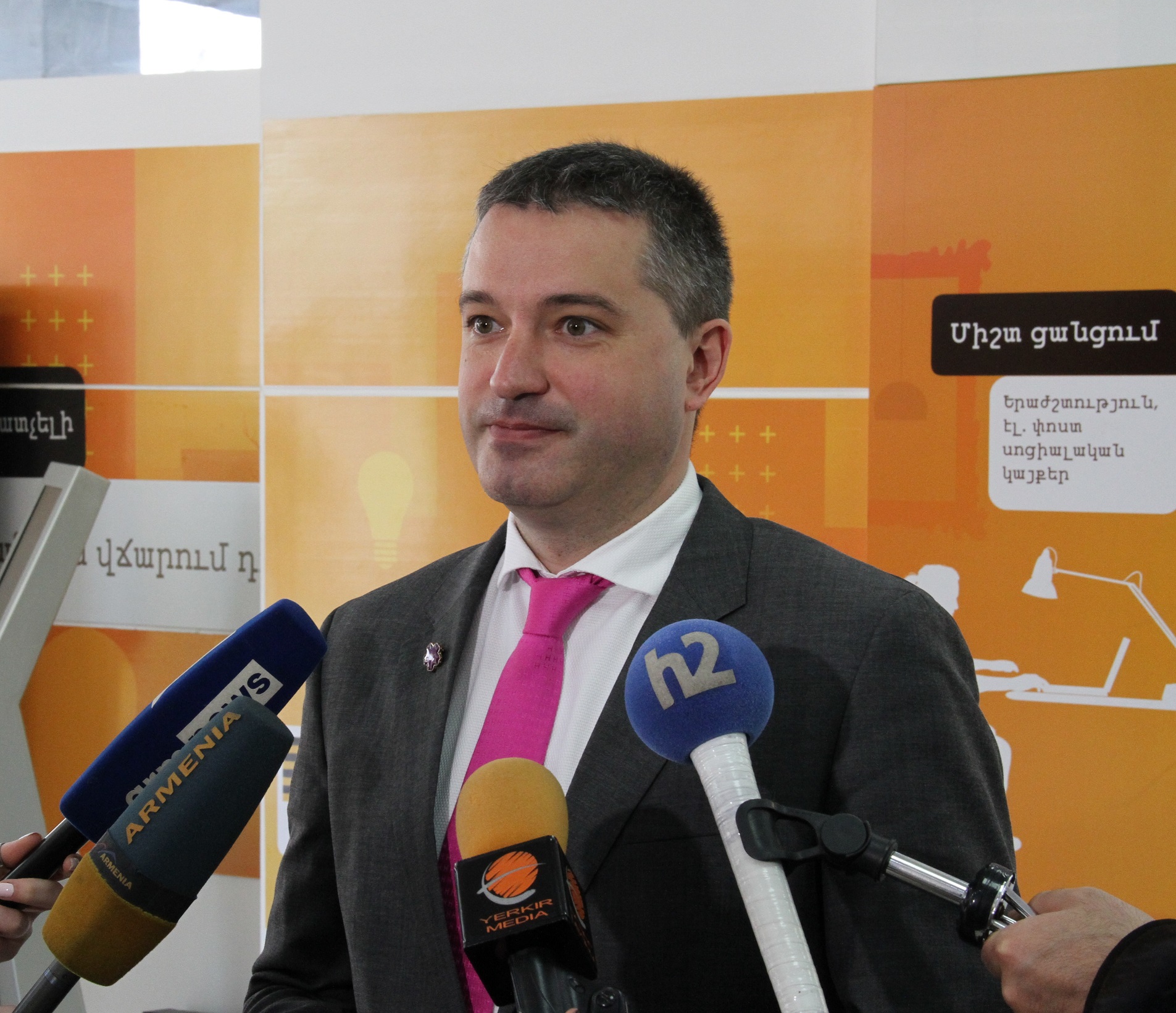 Beeline. 5000 մրցանակ՝ «Սմարթ ամիս» գովազդային վիճակախաղի շրջանակում