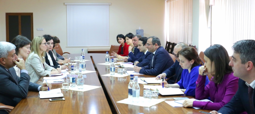 Արծվիկ Մինասյանը հանդիպել է Համաշխարհային բանկի պատվիրակության հետ