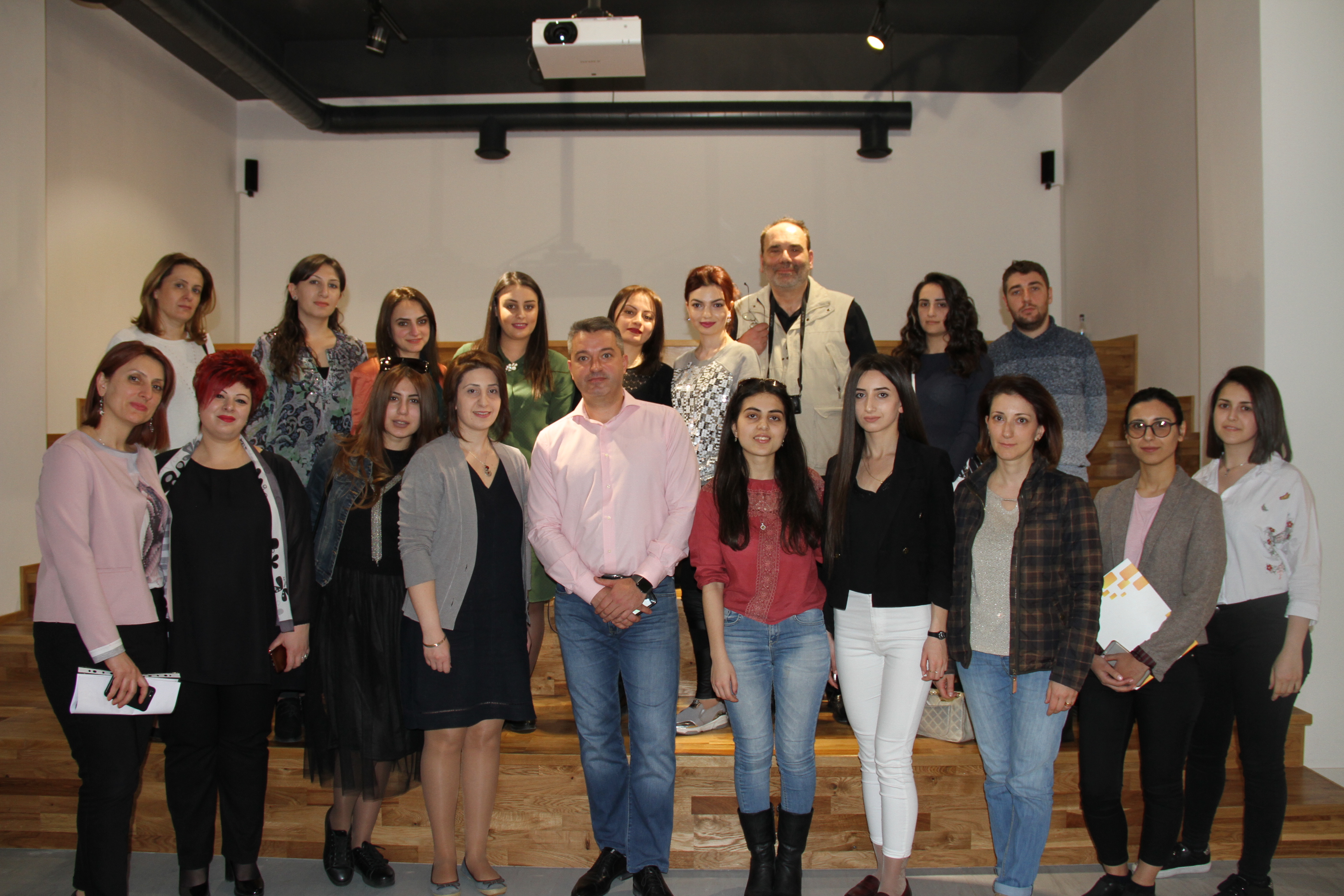 Beeline. Անդրեյ Պյատախինը դասախոսություն է կարդացել PR դպրոցի սաների համար