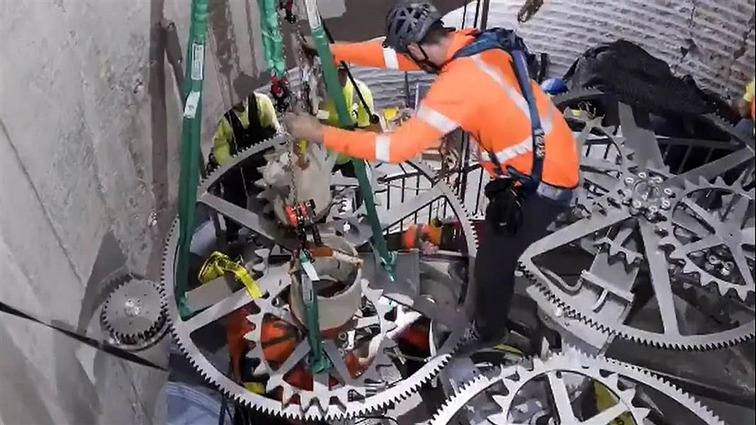 Amazon-ի հիմնադիրը 10,000 տարի աշխատանքի համար նախատեսված հսկայական ժամացույց է կառուցում