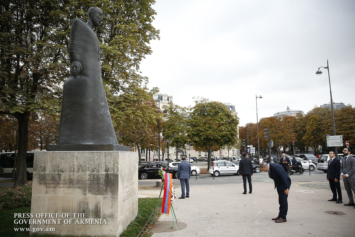 Նիկոլ Փաշինյանը Ֆրանսիայում ծաղկեպսակ է դրել Կոմիտասի հուշարձանին և հանդիպել հայ համայնքի ներկայացուցիչներին