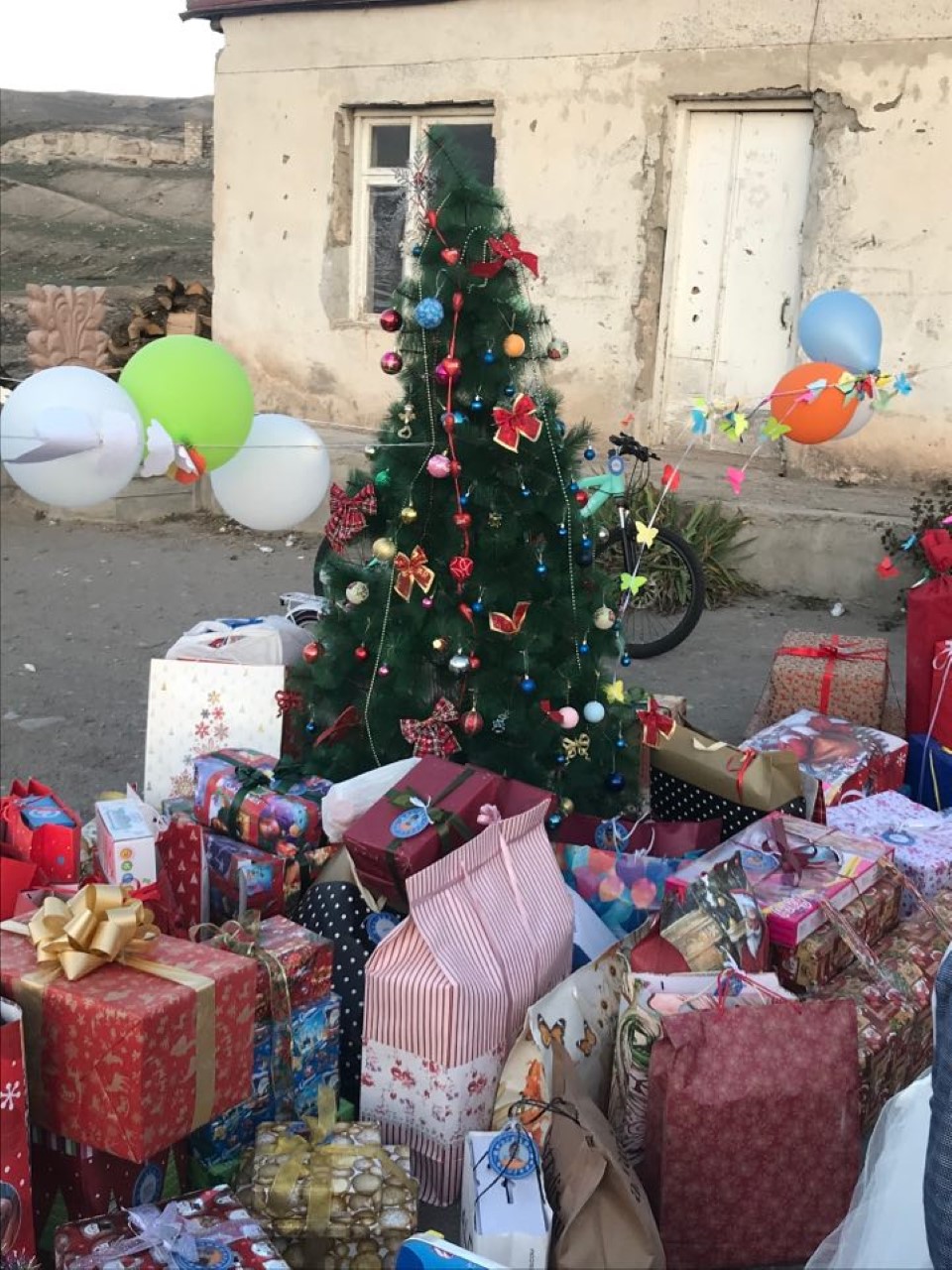 Կոնվերս Բանկը Ձմեռ պապ է «դարձել» արծվաշենցի երեխաների համար