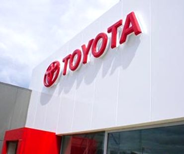 TOYOTA-Ի ԵՌԱՄՍՅԱԿԱՅԻՆ ՇԱՀՈՒՅԹԸ ՆՎԱԶԵԼ Է ՄԵԿ ՔԱՌՈՐԴՈՎ