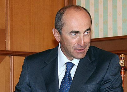 ՌՈԲԵՐՏ ՔՈՉԱՐՅԱՆԸ ԱՖԿ «ՍԻՍՏԵՄԱ»-ՅԻ ԱՆԿԱԽ ՏՆՕՐԵՆ