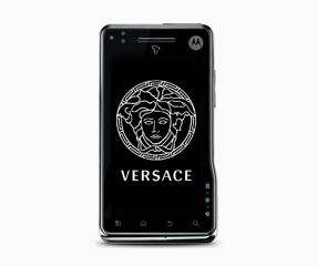 VERSACE-Ն ՆԵՐԿԱՅԱՑՆՈՒՄ Է ԼՅՈՒՔՍ ԴԱՍԻ ՆՈՐ ԲՋՋԱՅԻՆ ՀԵՌԱԽՈՍ