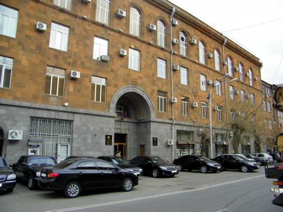 ՌՈՒՄԲ ՊԵՏԱԿԱՆ ԵԿԱՄՈՒՏՆԵՐԻ ԿՈՄԻՏԵԻ ՇԵՆՔՈՒՄ