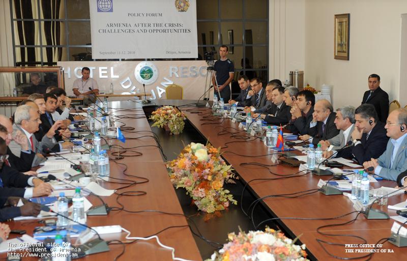 ՆԱԽԱԳԱՀ ՍԱՐԳՍՅԱՆԸ ՄԱՍՆԱԿՑԵԼ Է «ՀԱՅԱՍՏԱՆԸ ՃԳՆԱԺԱՄԻՑ ՀԵՏՈ. ՄԱՐՏԱՀՐԱՎԵՐՆԵՐ ԵՎ ՀՆԱՐԱՎՈՐՈՒԹՅՈՒՆՆԵՐ» ՀԱՄԱԺՈՂՈՎԻՆ