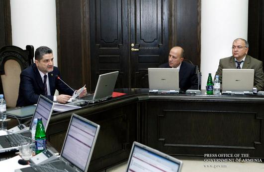 ՏԻԳՐԱՆ ՍԱՐԳՍՅԱՆ. «ՀԱՆՐՈՒԹՅՈՒՆԸ ԴԺԳՈՀ Է ՆՈՏԱՐՆԵՐԻ ԱՇԽԱՏԱՆՔԻՑ»