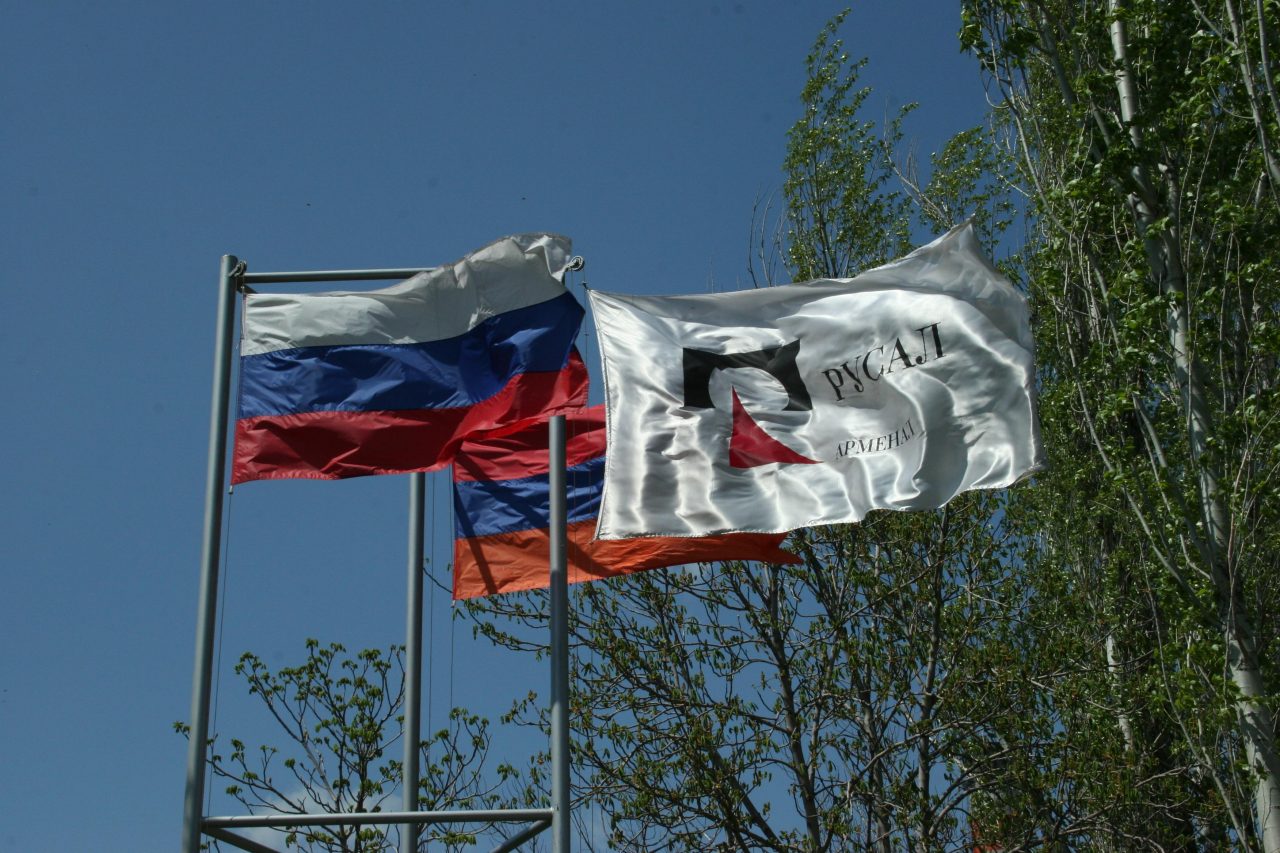 2011Թ. ԱՌԱՋԻՆ ԵՌԱՄՍՅԱԿՈՒՄ ԱՐՄԵՆԱԼ-Ը ԲԱՐԵԼԱՎԵԼ Է ԻՐ ՀԻՄՆԱԿԱՆ ՑՈՒՑԱՆԻՇՆԵՐԸ