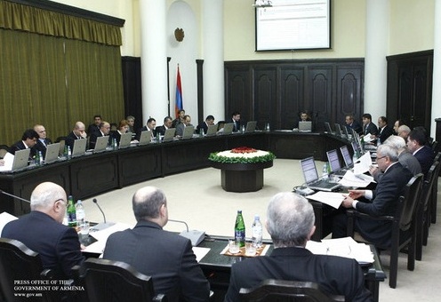 ՊԱՅՔԱՐ ԿՈՌՈՒՊՑԻԱՅԻ ԴԵՄ. ԿՆՎԱԶԵՆ ՔԱՂԱՔԱՑԻ-ՊԵՏԱԿԱՆ ԾԱՌԱՅՈՂ ՇՓՈՒՄՆԵՐԸ