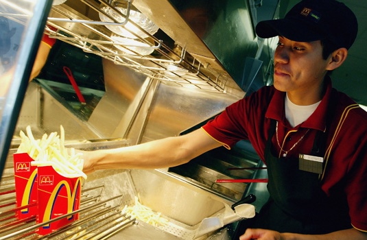Փորձագետ. McDonald’s-ից աշխատողների հոսքը կփակի ռուսական արագ սննդի շուկայում առկա կադրերի պակասը
