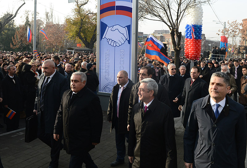 Երևանում բացվել է հայ և ռուս ժողովուրդների բարեկամության խորհրդանիշ հանդիսացող «Միացյալ Խաչ» հուշարձանը