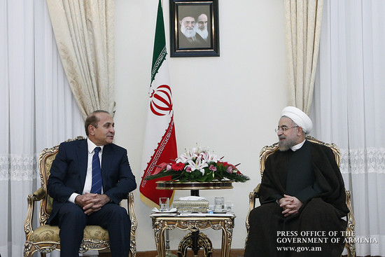 Հայաստանի վարչապետը հանդիպել է Իրանի նախագահին