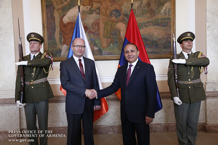Պրահայում հանդիպել են Հայաստանի և Չեխիայի վարչապետները