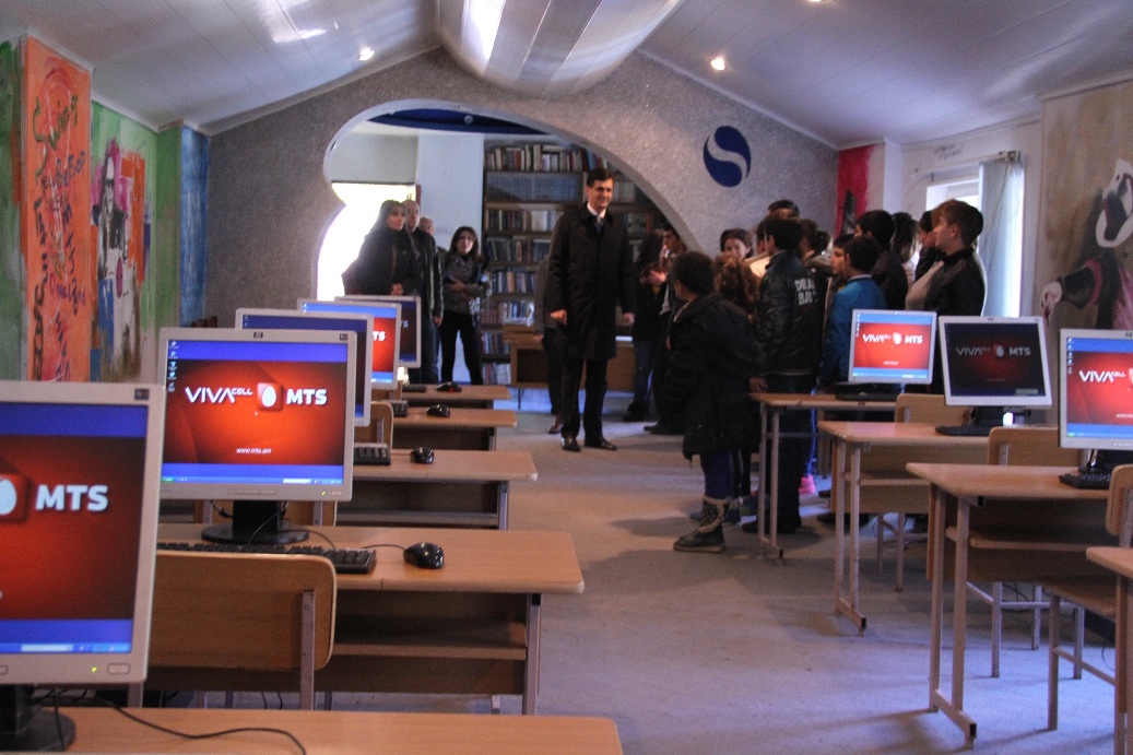 Վիվասել-ՄՏՍ. 10 համակարգիչ՝ «Գուգարք» մանկական ճամբարին