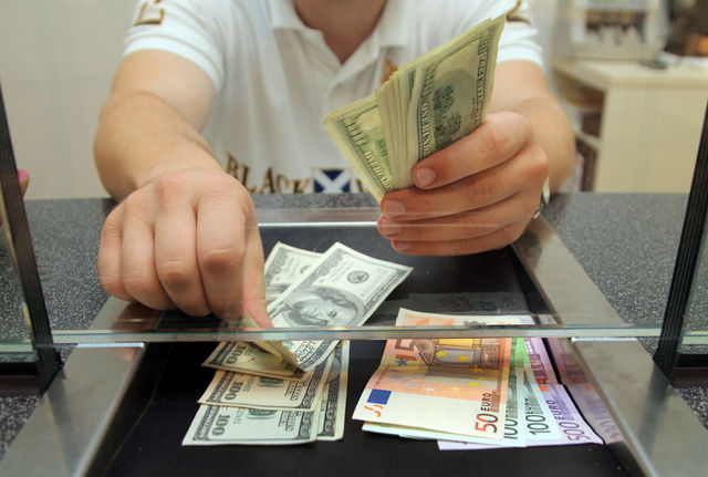 Փետրվարին ԱՄՆ դոլարի նկատմամբ հայկական դրամի միջին հաշվարկային փոխարժեքը կազմել է 493.6 դրամ
