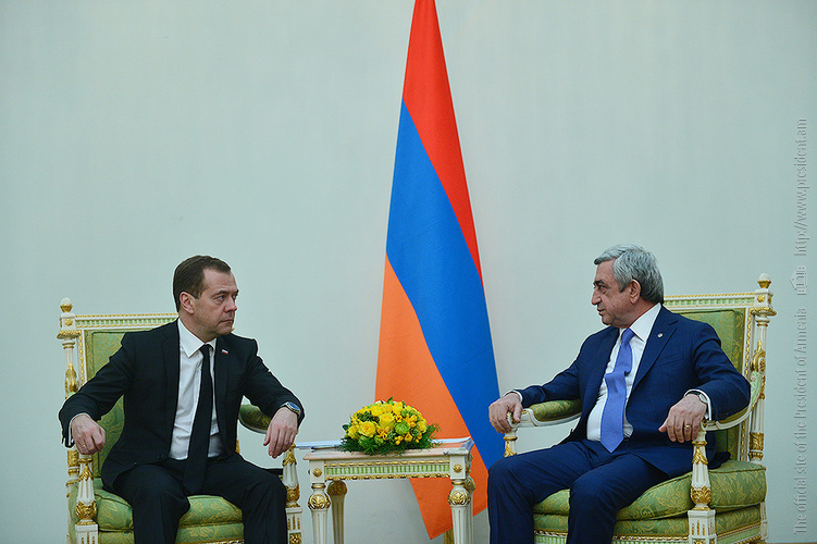 Նախագահ Սերժ Սարգսյանը հանդիպում է ունեցել ՌԴ կառավարության նախագահ Դմիտրի Մեդվեդեվի հետ
