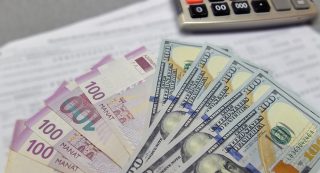 Ադրբեջանական բանկերը դադարեցրել են դոլարի վաճառքը