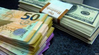 Մանաթի հերթական ճգնաժամը՝ Ադրբեջանում դոլարային իրարանցում է