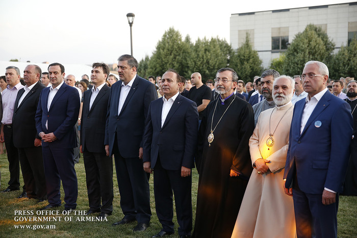 ԱՄՆ անկախության օրվա առթիվ վարչապետն այցելել է Հայաստանում ԱՄՆ դեսպանություն