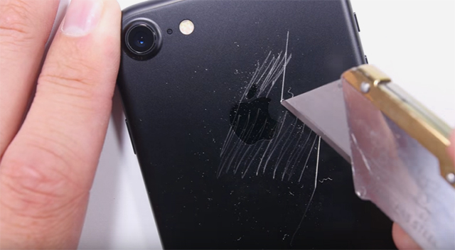 iPhone 7-ի «տանջանքները»՝ սմարթֆոնը փորձությունների է ենթարկվել / տեսանյութ