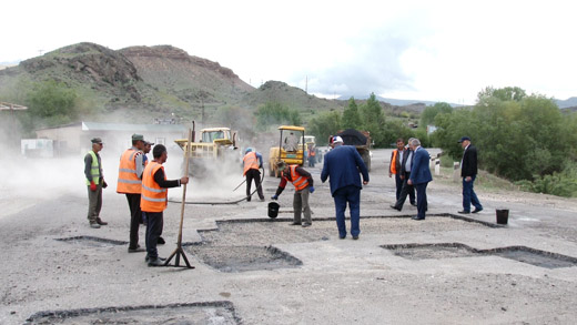 Հայաստանի ավտոճանապարհներին փոսային նորոգման աշխատանքները շարունակվում են