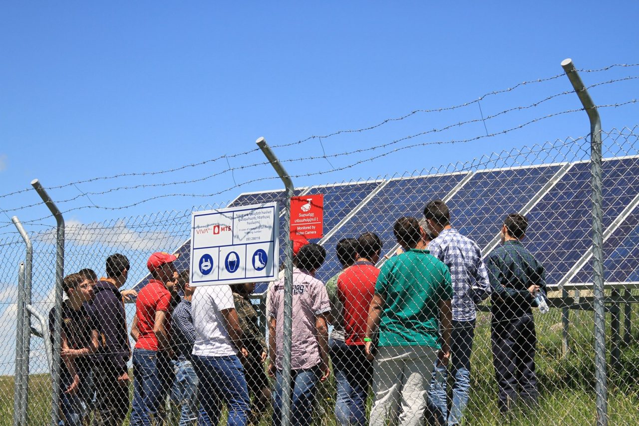 ՎիվաՍել-ՄՏՍ. Գյումրիի «Ֆոտոն» վարժարանի սաներն այցելել են արևային էներգիայով սնուցվող կայան