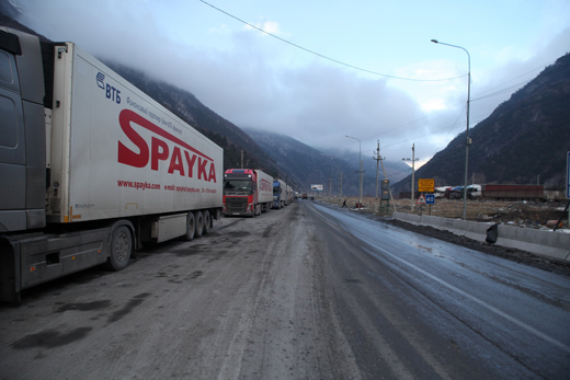Լարսի ճանապարհը փակ է բեռնատարների համար. ռուսական կողմում կան կուտակումներ