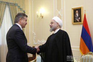 Թեհրանում կայացել է Կարեն Կարապետյանի և Իրանի նախագահի հանդիպումը