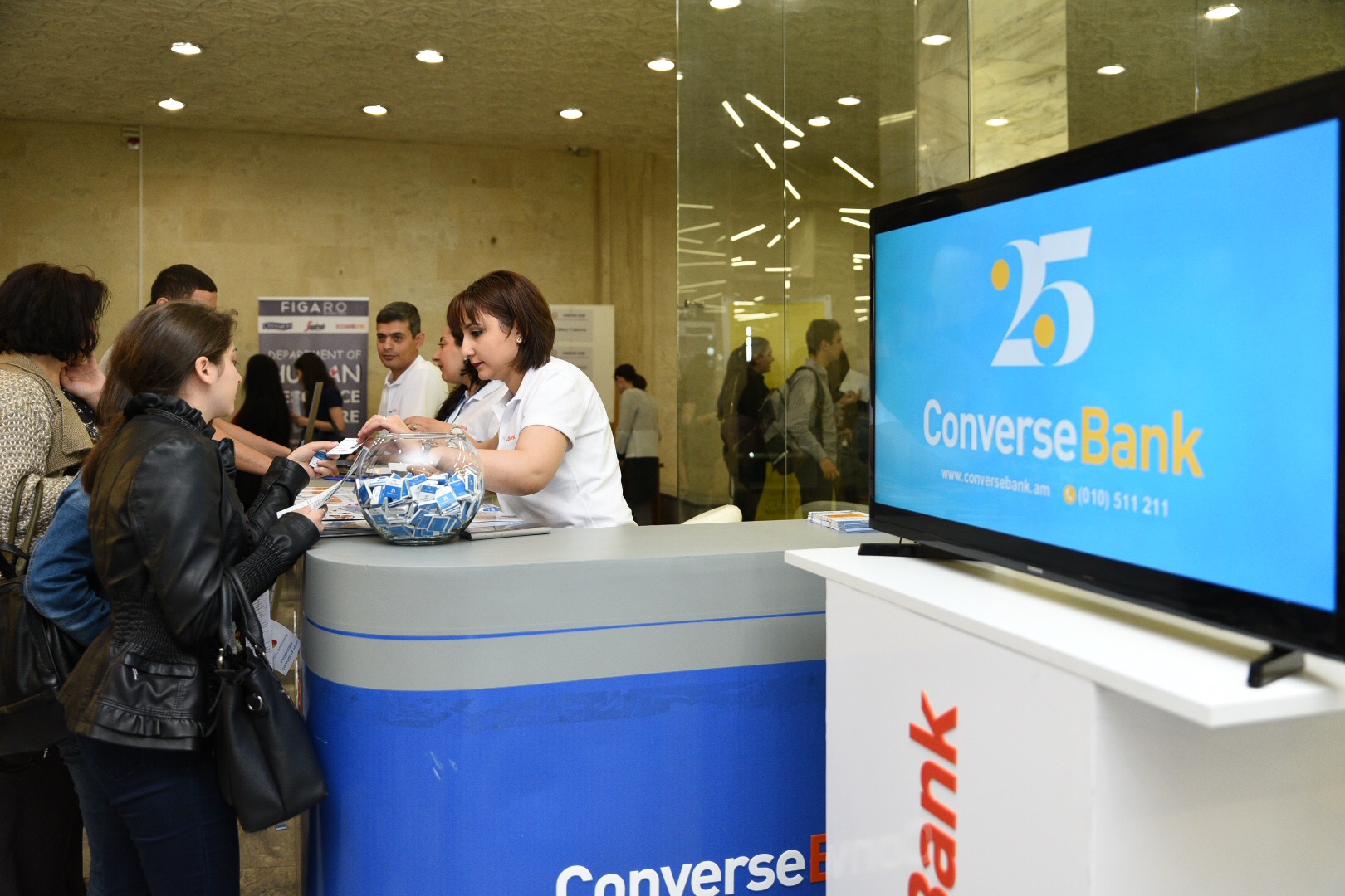 Банк принял. Конверс банк. Converse Bank Армения. Converse Bank Erevan. Часы conversbank.