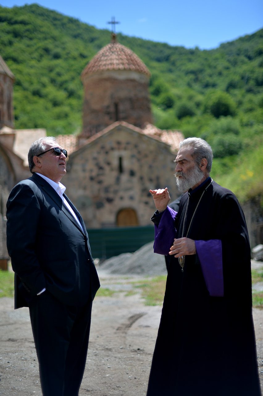 Պարգև արքեպիսկոպոս Մարտիրոսյանի ուղեկցությամբ նախագահն այցելել է Դադիվանք