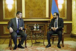 Հանդիպել են Հայաստանի փոխվարչապետն ու Արցախի պետնախարարը
