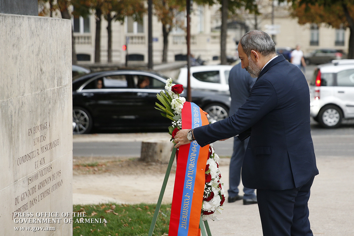 Նիկոլ Փաշինյանը Ֆրանսիայում ծաղկեպսակ է դրել Կոմիտասի հուշարձանին և հանդիպել հայ համայնքի ներկայացուցիչներին