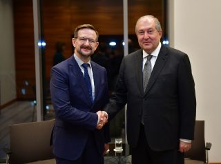 Արմեն Սարգսյանը Մինսկում հանդիպել է ԵԱՀԿ գլխավոր քարտուղարի հետ