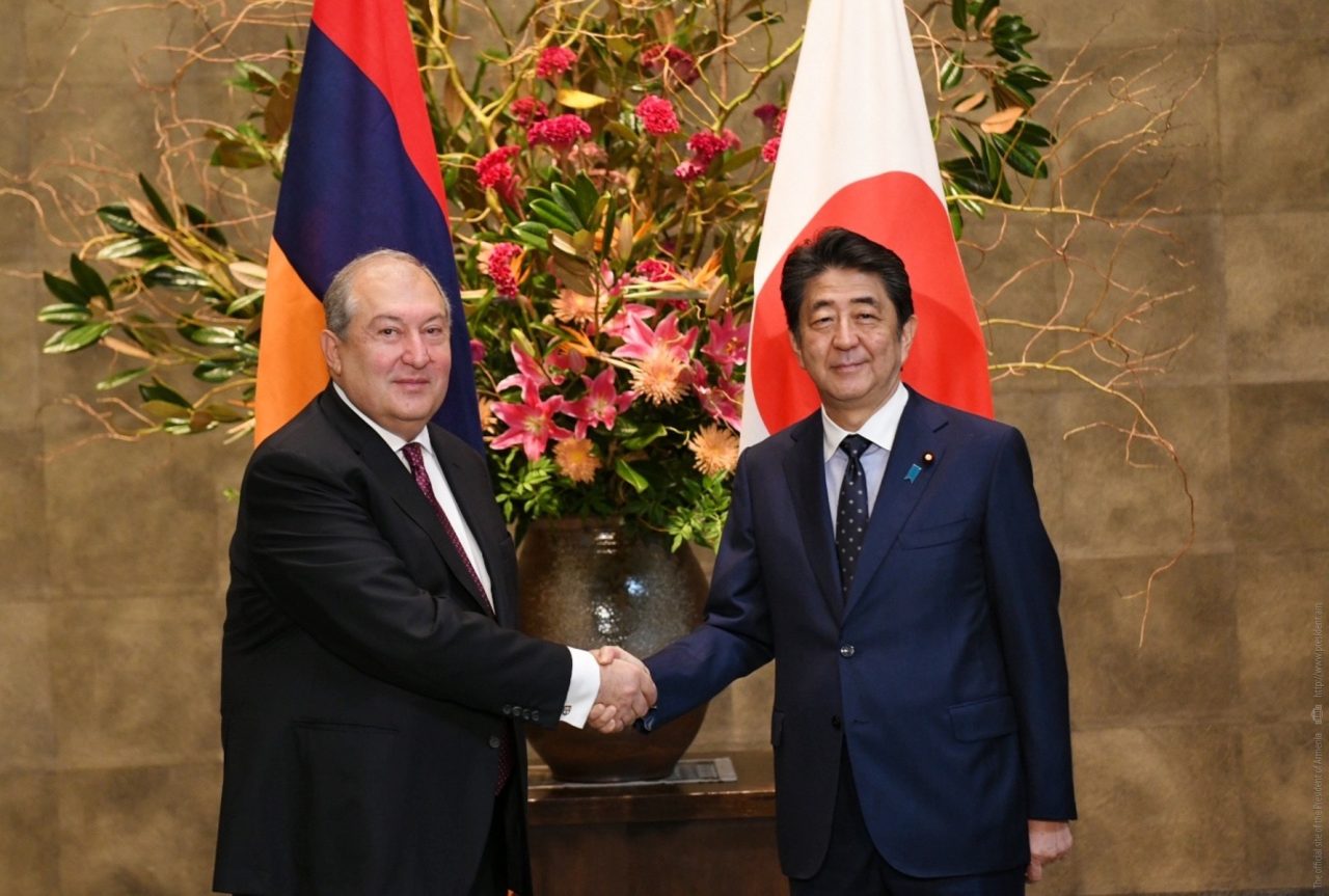 Հայաստանի նախագահ Արմեն Սարգսյանը հանդիպել է Ճապոնիայի վարչապետ Շինձո Աբեի հետ