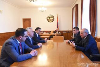 Բակո Սահակյանն ընդունել է Կենտրոնական բանկի նախագահ Արթուր Ջավադյանին