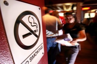 Արմեն Սարգսյանը ստորագրել է հանրային փակ տարածքներում և սննդի օբյեկտներում ծխելն արգելելու օրենքը