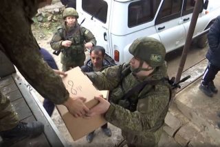 ՌԴ ՊՆ. Խաղաղապահները Խնածախ բնակավայրին մարդասիրական օգնություն են փոխանցել