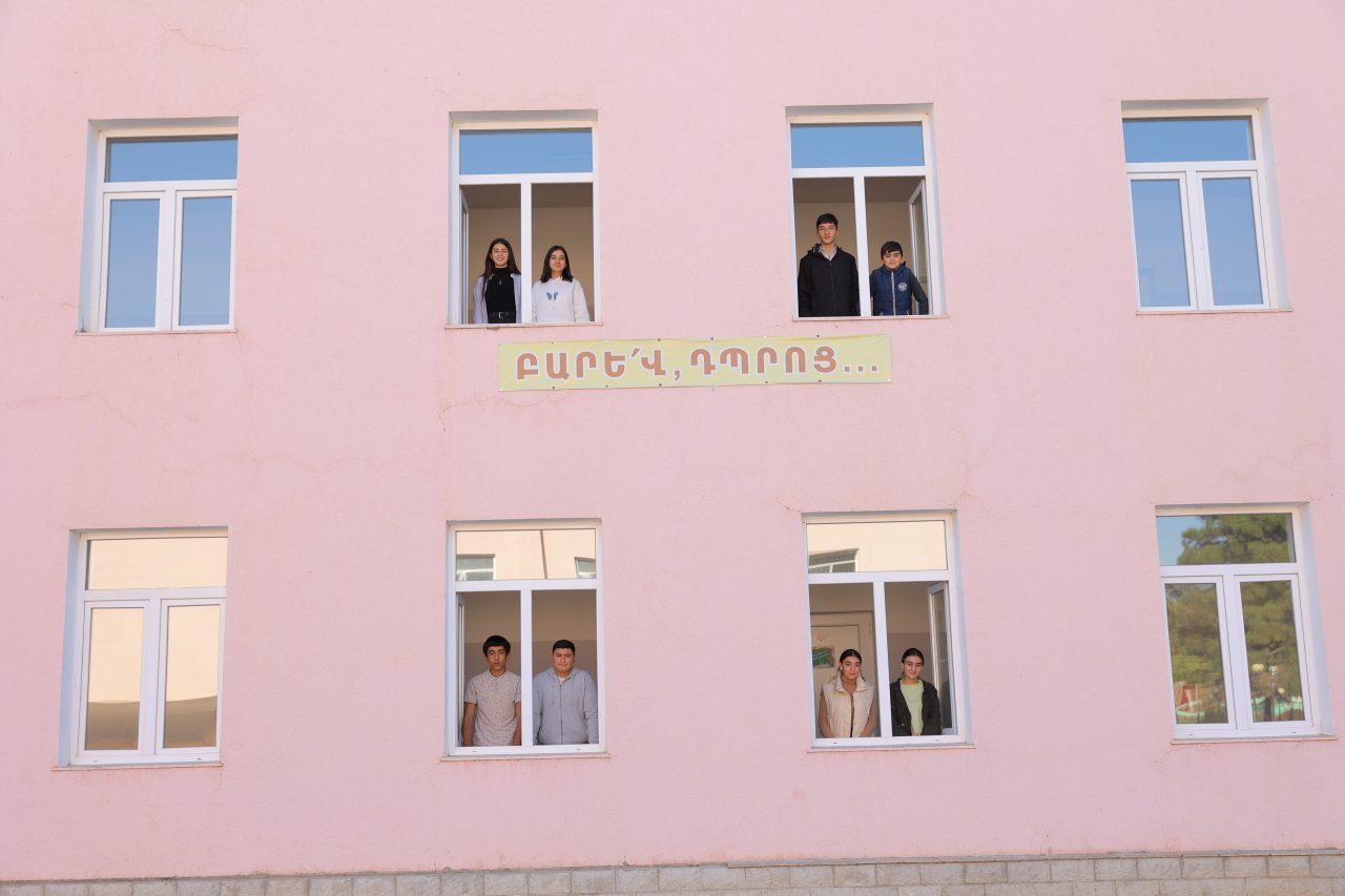 Արևային դպրոցներ Արցախում. Արցախի 1120 դպրոցականներ դրամահավաք են սկսել «ռեԱրմենիա» հարթակում