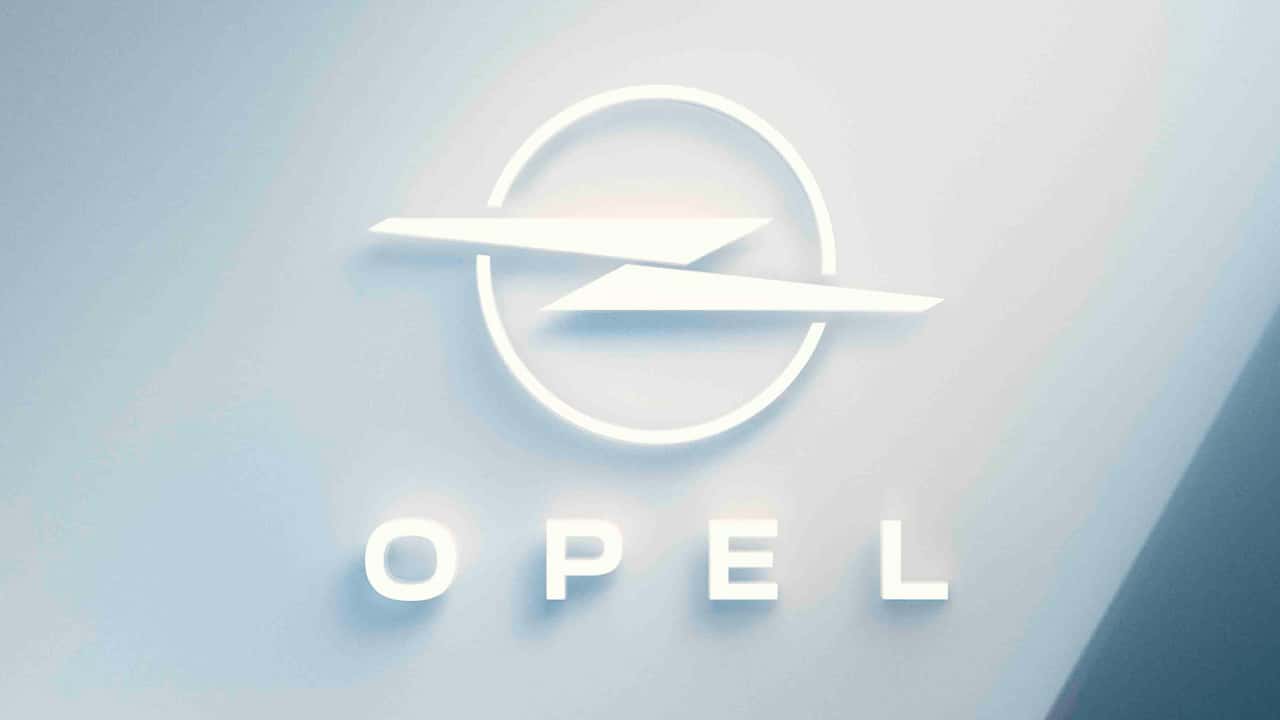 Opel-ը ներկայացրել է նորացված տարբերանշան