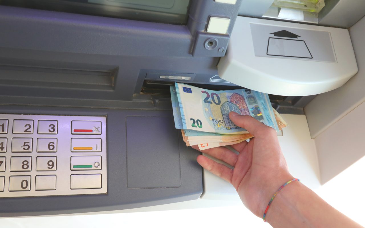 Իռլանդիայի բանկոմատները փող էին տալիս դատարկ բանկային հաշիվներ ունեցող մարդկանց