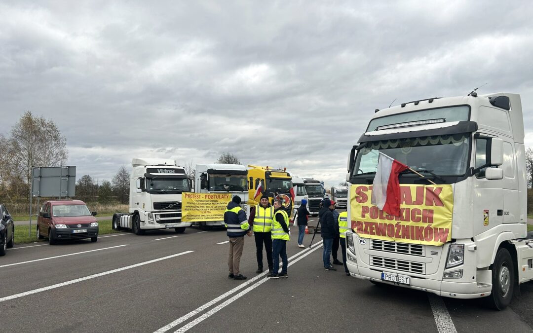 Լեհաստանի բեռնափոխադրողները փակում են Ուկրաինայի հետ սահմանը անբարեխիղճ ու ոչ իրավաչափ մրցակցության պատճառով