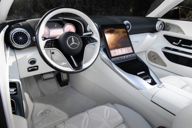 Mercedes-Benz-ը ներկայացրել է առանց տանիքի Maybach-ը՝ գերշքեղ SL 680-ը