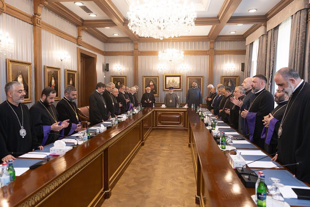 Մայր Աթոռ. Անվայել խոսույթներով հախուռն հրապարակումները զուրկ են բարեկրթության տարրական նորմերից