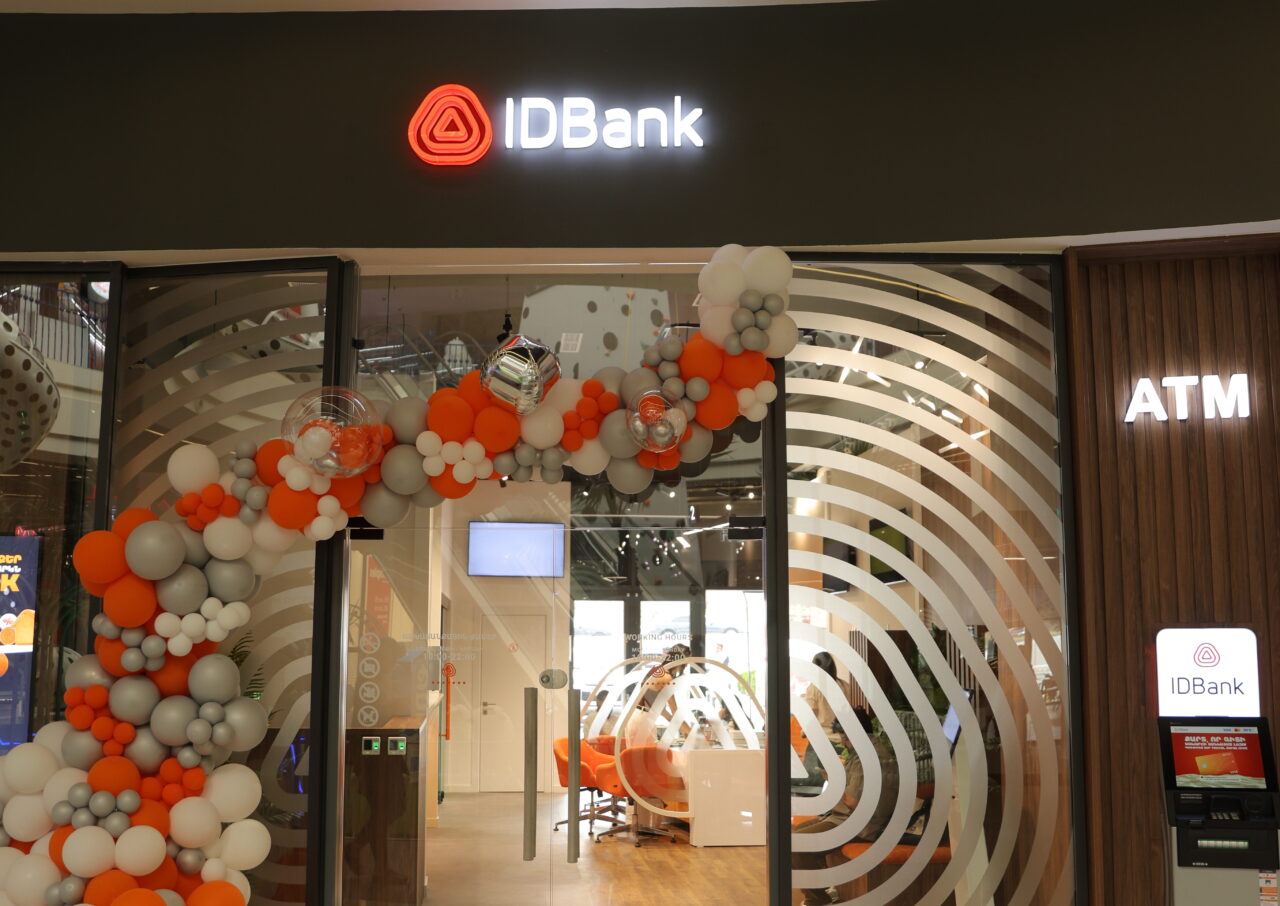 IDBank-ը Հոմպլեքս Մոլում է․ նոր մասնաճյուղի բացումը