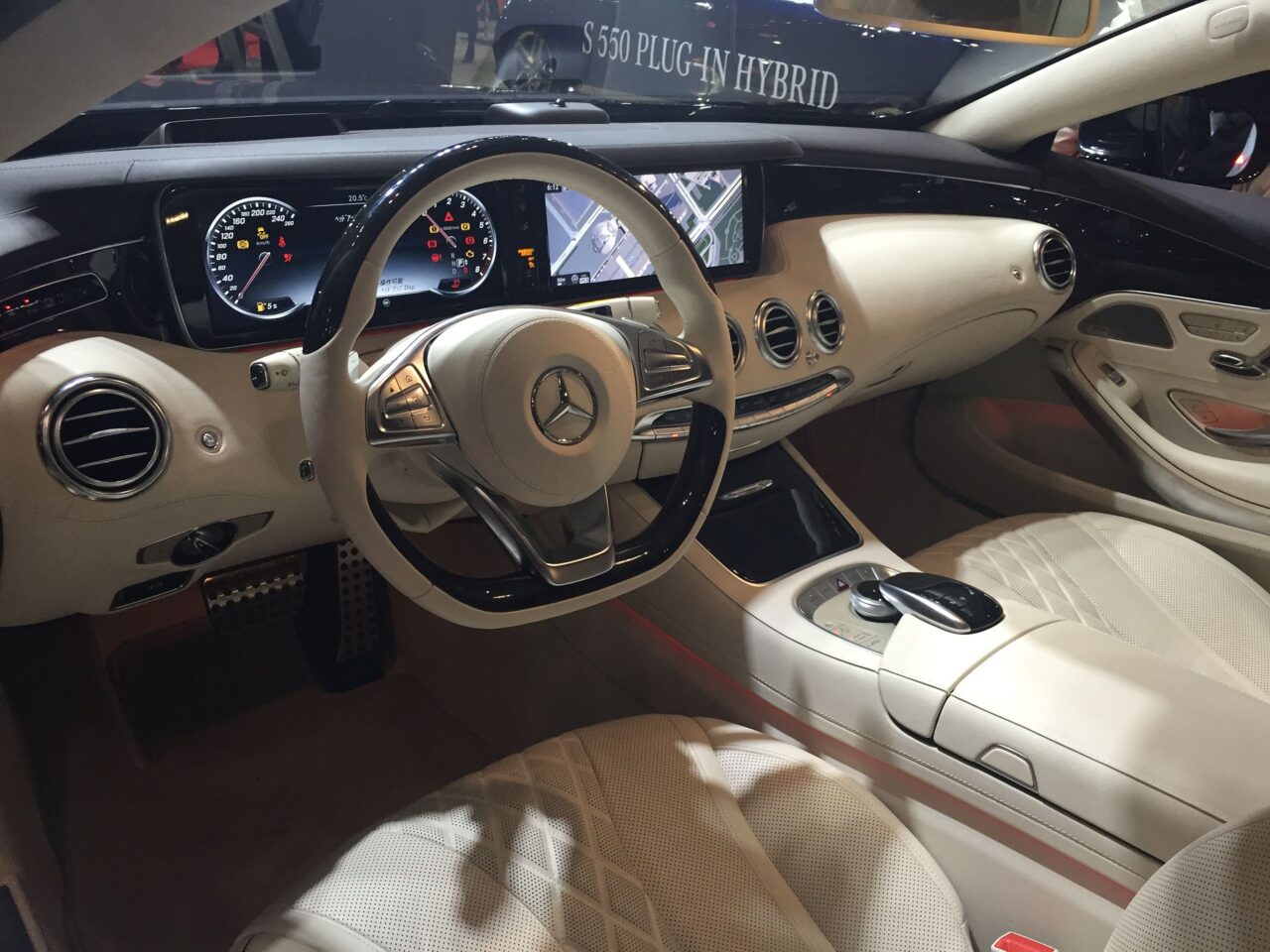 Mercedes-Benz-ը ետ է կանչում մոտ 223 հազար ավտոմեքենա՝ անվտանգության բարձիկների խնդրի պատճառով