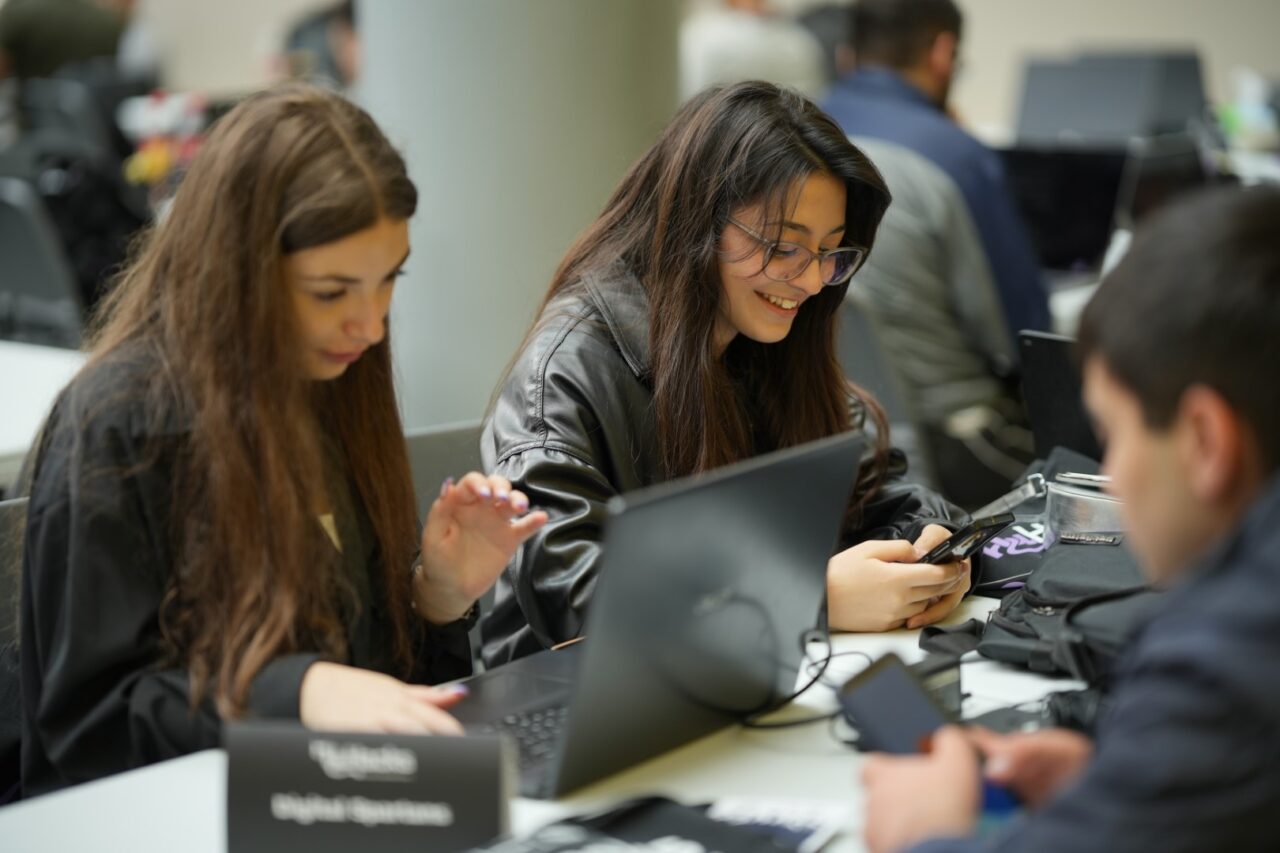 Inecopeople-ը Tech Week Vanadzor-ի շրջանակում անցկացվող ԴևHacks հաքաթոնի գլխավոր հովանավորն է 
