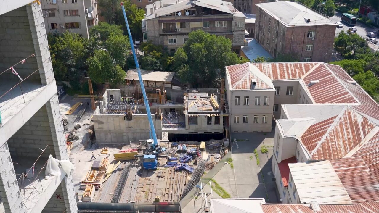 Դպրոցի նոր մասնաշենք՝ Firdus Prime Residence-ի կողմից